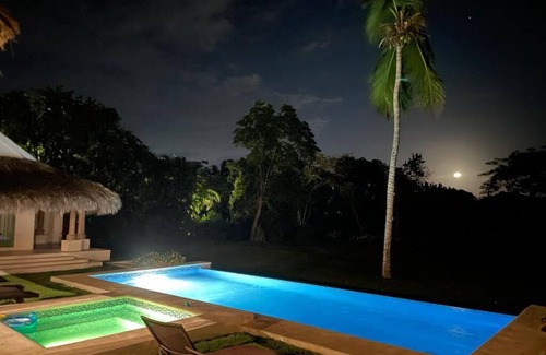 Los Mangos Villa | Stunning Modern Villa on golf course, very close to Beach, NEW JACUZZI !