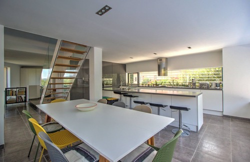 Ceret Villa | Stunning, modern villa, with pool, 15 minutes walk from Céret centre