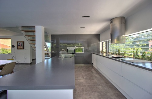 Ceret Villa | Stunning, modern villa, with pool, 15 minutes walk from Céret centre