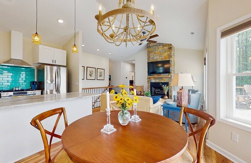 Marion Apartment | Stunning mountain view home in Little Switzerland with large viewing deck