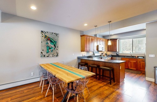 Alyeska Condo | Stunning mountain-view home on Glacier Creek with deck, BBQ, and family friendly
