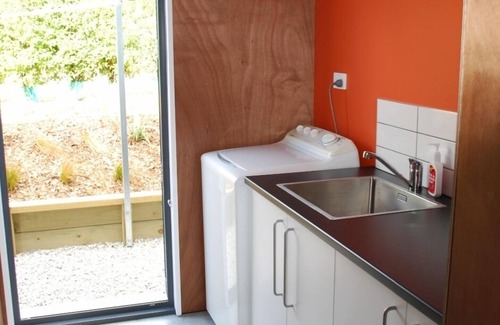 Wanaka House | Stunning mountain views, sun soaked, quiet location close to Lake Wanaka