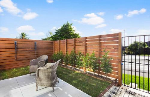 Pukekohe House | Stunning New 2BR Luxury in Pukekohe - WiFi Netflix