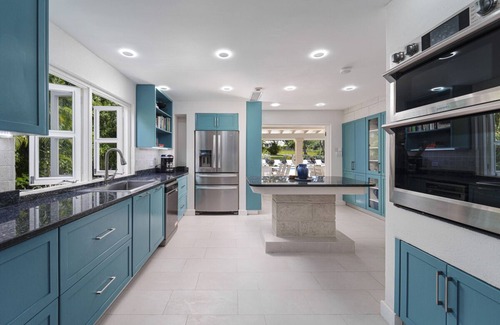 Gibbes House | Stunning New 3-bed Villa 2 Mins to Beach - Coral House