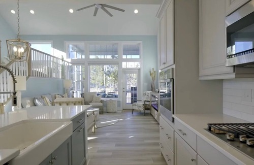 Bayside House | Stunning New Beach House in Bayside, 2 Master Suites, Fast WiFi, Turn Key!