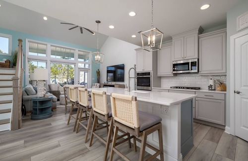 Bayside House | Stunning New Beach House in Bayside, 2 Master Suites, Fast WiFi, Turn Key!