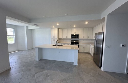 Immokalee Condo | Stunning New Condo in Ave Maria
