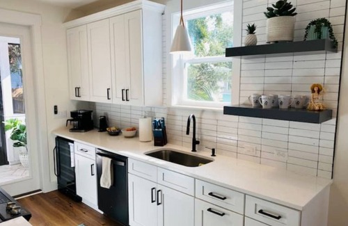 Lincolnville House | Stunning New Modern & Stylish in St Augustine. Bicycles, fully fenced-in yard!