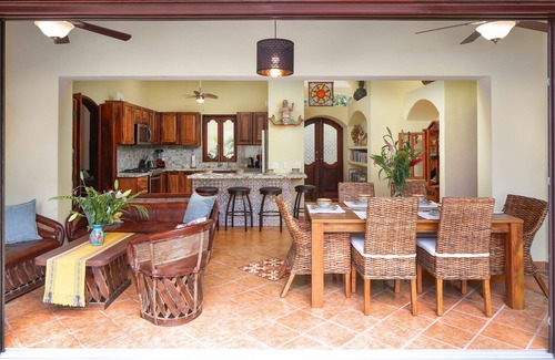 North End Villa | Stunning! New Remodel of Famous Villa. Steps to Beach and town.