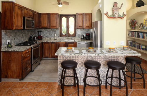 North End Villa | Stunning! New Remodel of Famous Villa. Steps to Beach and town.