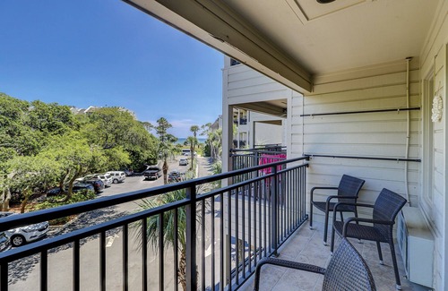 Hilton Head Island Condo | Stunning Oceanside Villa! Steps from the Beach