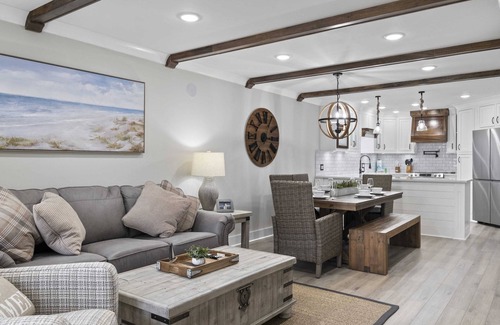 Hilton Head Condo | Stunning Ocean Walk Condo 2 bedroom 2 bath Condo w/Indoor Outdoor Pool Hot Tub!