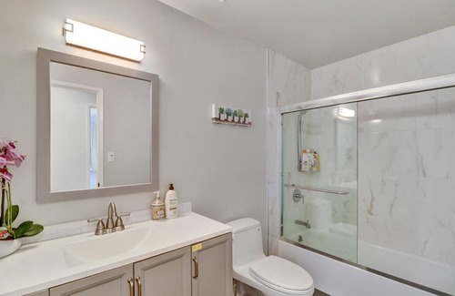 Sharp Park House | Stunning Ocean Mountain View Near SF+Beach 2Suites