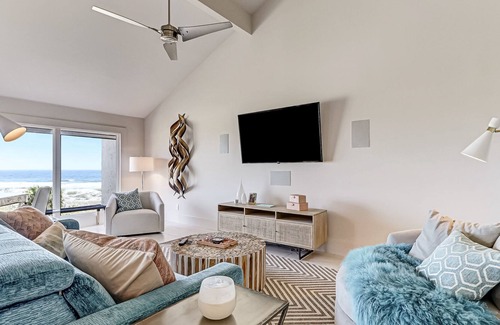 Fernandina Beach Villa | Stunning oceanfront Windsong villa with beach-view balcony, pool & washer/dryer