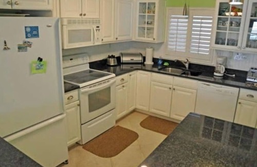 New Smyrna Beach Condo | Stunning Ocean View and Convenient Access to Pool and Beach, GROUND FLOOR Condo