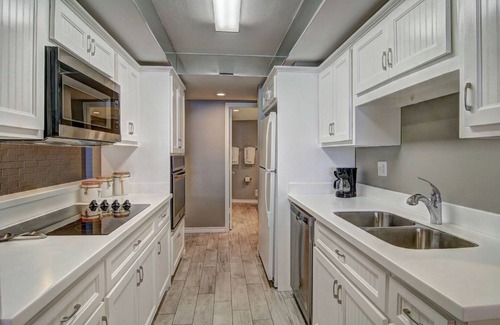 Port Aransas Condo | Stunning Ocean View and Tranquility in This 2 Bedroom 2 Bath