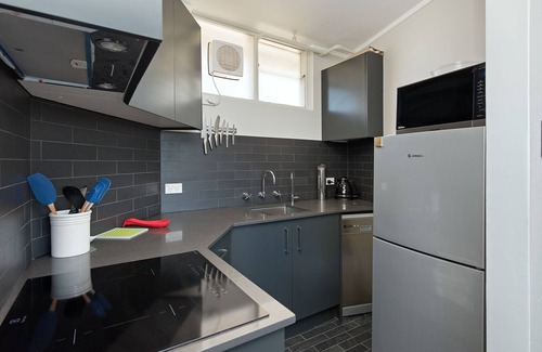 Maroubra Apartment | Stunning Ocean View Apartment H324