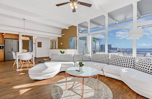 Richmond Beach House | Stunning Ocean View Home walking to Richmond Beach