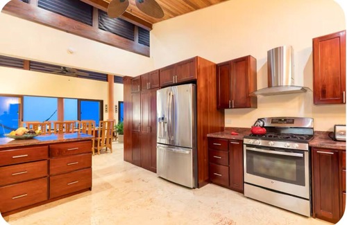 Ballena House | Stunning Ocean View-Rainforest Villa. Concierge, Breakfast/Housekeeping M-F.