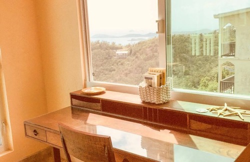 South Coast Villa | Stunning Ocean Views in Island-Flavor Elegance, with Balconies, Parrots, Geckos.