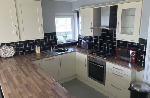 Exmouth Apartment | Stunning Ocean Views, Modern Decor, Sleep 6. WiFi