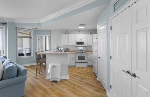 Hilton Head Island Condo | Stunning Ocean Views from this Beautiful Condo with Pool, On-Site Amenities!