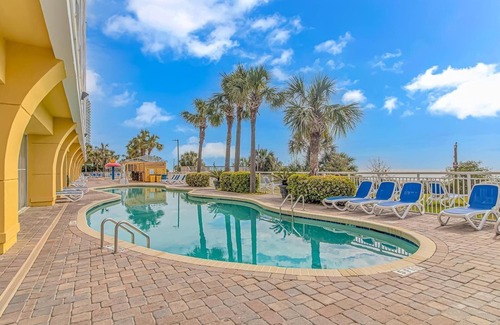 Myrtle Beach Condo | Stunning Oceanfront Condo - Pools, Hot Tubs, Lazy River!