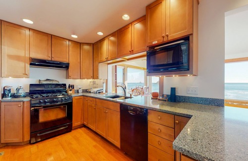 Newagen House | Stunning oceanfront cottage w/private deck and Atlantic views