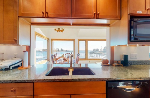 Newagen House | Stunning oceanfront cottage w/private deck and Atlantic views