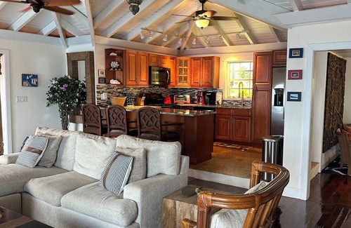 Peterborg Villa | Stunning, Oceanfront Villa on 1.5 very private acres, just minutes to Magens Bay