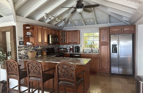 Peterborg Villa | Stunning, Oceanfront Villa on 1.5 very private acres, just minutes to Magens Bay