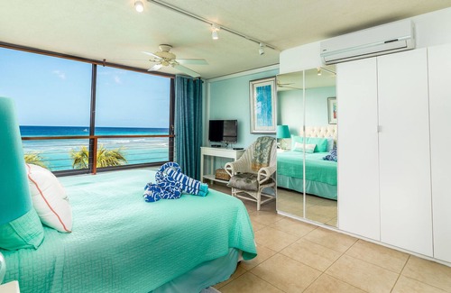 Saint Lawrence Condo | Stunning Oceanfront with Beach, Pool and Priceless View