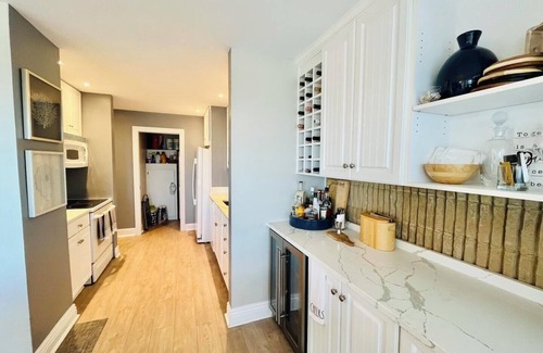 North Shores Condo | Stunning Oceanview Condo Steps from the Beach with Pool, Tennis & Parking!
