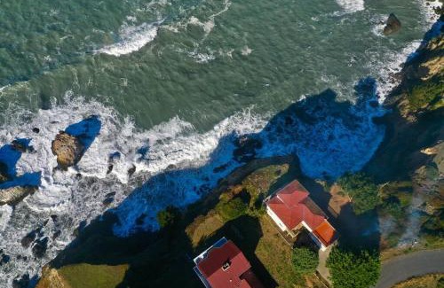 Shelter Cove Apartment | Stunning Oceanview Shelter Cove! by OceanviewHotTubs Oceanfront! Tesla EV station