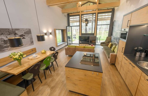Leutkirch im Allgau House | Stunning private villa for 8 guests with hot tub, WIFI, pool, TV, terrace and parking