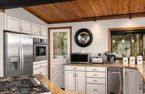 Lake Goodwin House | Stunning Pacific Northwest Lakehouse on 100' waterfront near Seattle!