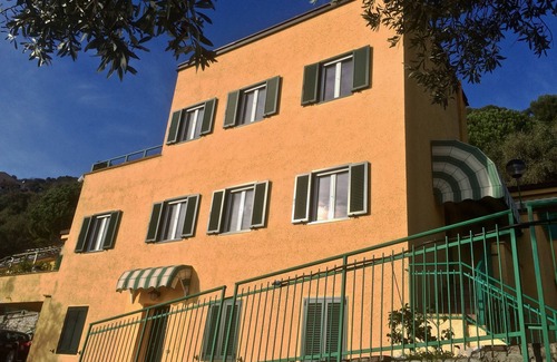 Finale Ligure Apartment | Stunning panoramic terrace overlooking the sea