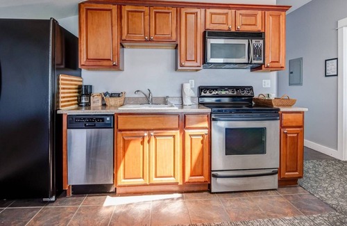 Nelscott House | Stunning Panoramic Ocean Views From Penthouse Suite w/ Hot Tub, Soaking Tub, Pet Friendly, Fireplace