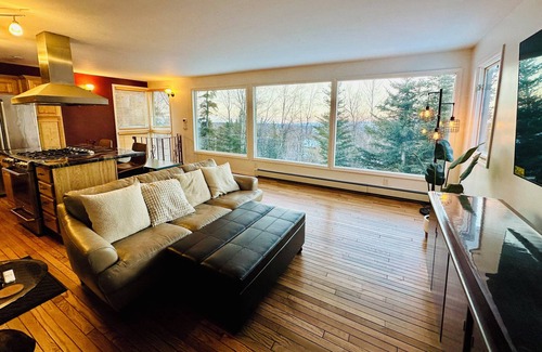 Hillside East House | Stunning panoramic views on private half acre luxury furnishings gourmet kitchen