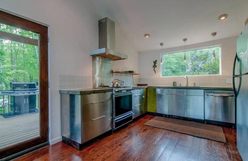 Wallkill House | Stunning Peaceful Catskills Retreat, Perfect for Remote Work and Relaxation