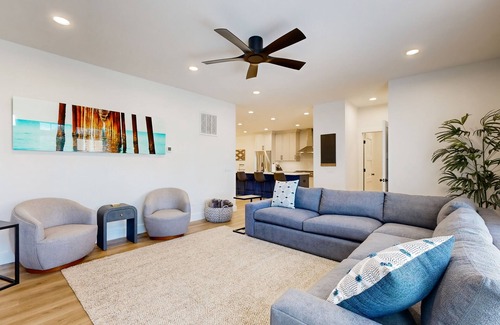 Long Neck House | Stunning Peninsula getaway with pools, hot tubs, sports courts, & on-site golf