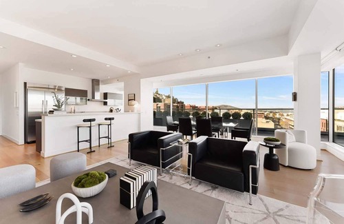 North Beach Apartment | Stunning Penthouse Apartment with Panoramic Views