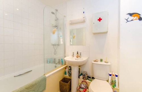Hoxton Apartment | Stunning Penthouse Flat Regents Canal Hoxton