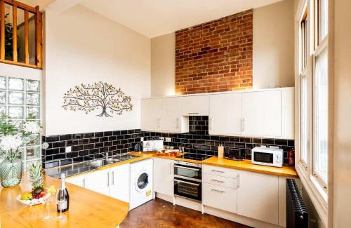 Great Yarmouth Apartment | Stunning Penthouse - Town centre - Parking - 2BR