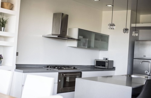 Tel Aviv Promenade Apartment | Stunning PENTHOUSE with AMAZING BEACH view + fits up to 7 ppl