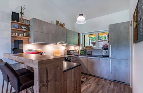 Maria Woerth House | Stunning private villa for 7 people with WIFI, TV, terrace and pets allowed