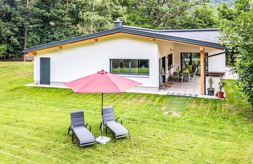 Maria Woerth House | Stunning private villa for 7 people with WIFI, TV, terrace and pets allowed