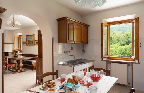 Borgo San Lorenzo Villa | Stunning private villa for 8 guests with WIFI, private pool, TV and terrace, close to Florence