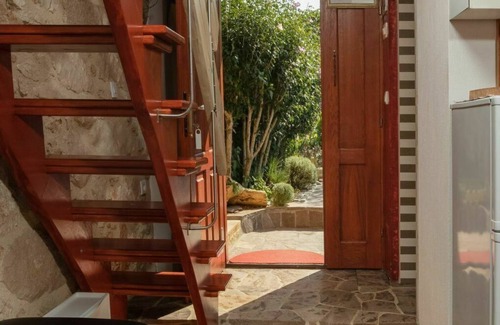 Polje House | Stunning private villa for 2 guests with WIFI, A/C, TV, patio and pets allowed