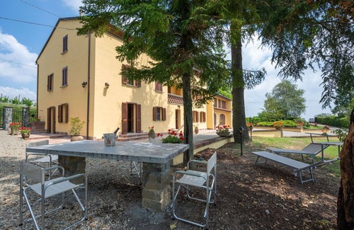 Castel Rocchero House | Stunning private villa for 6 guests with WIFI, TV, patio and parking